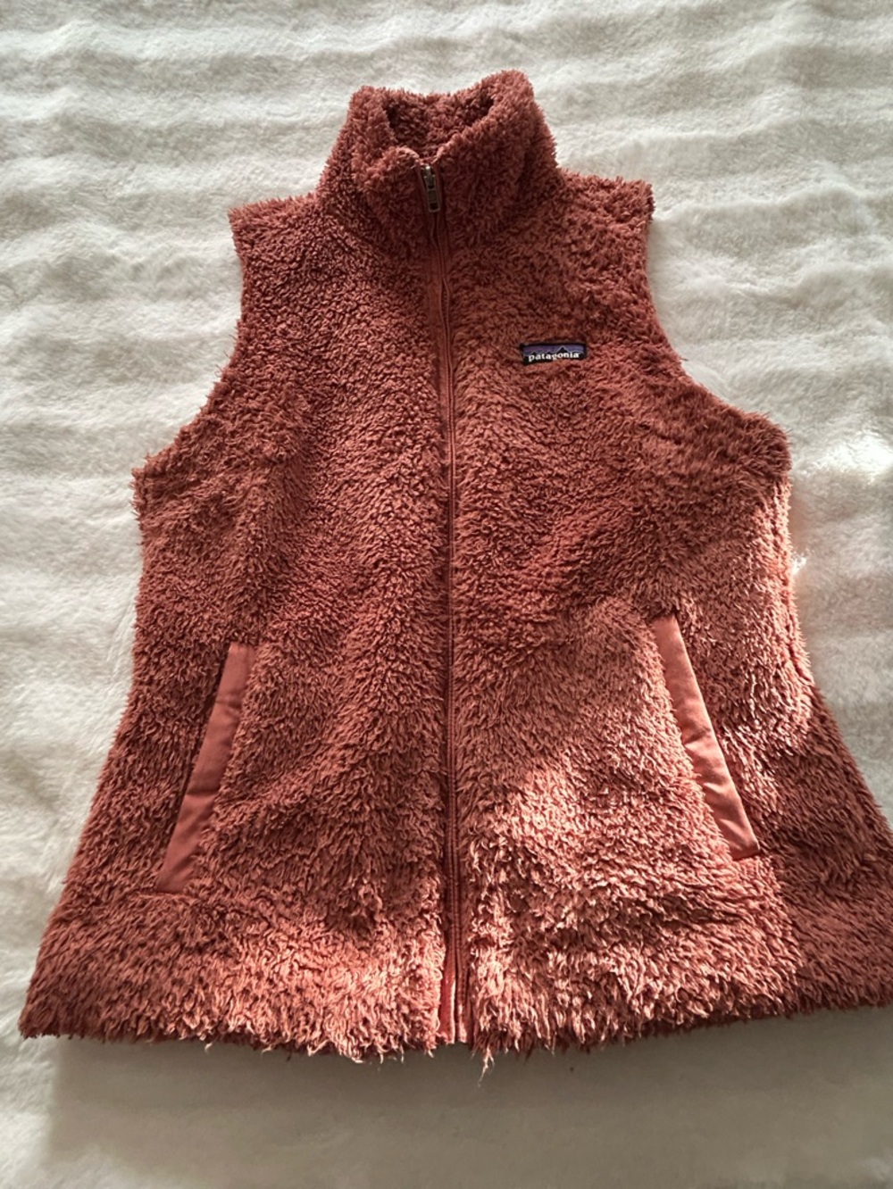 Patagonia Los Gatos Women’s Fuzzy Vest in Pink Mauve Rust High Pile - Size Mediu